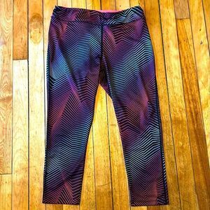 Delta Fit Women’s Black and Rainbow Multicolor Zig Zag Leggings Size Medium